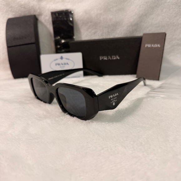 Prada Black Sunglasses with Case and Papers - Picture 2 of 5